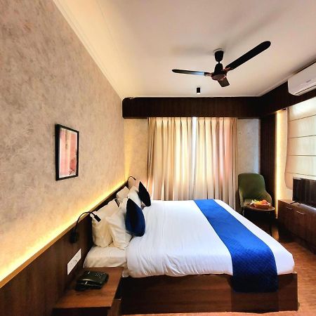 Hotel Royal Plaza Srīnagar Екстериор снимка