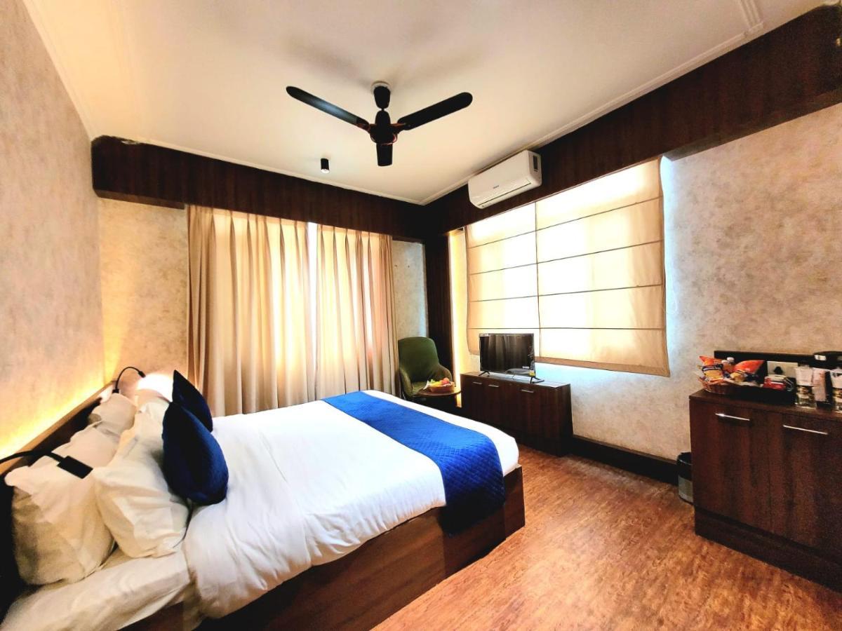 Hotel Royal Plaza Srīnagar Екстериор снимка
