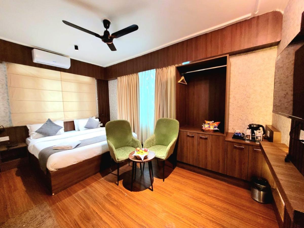 Hotel Royal Plaza Srīnagar Екстериор снимка