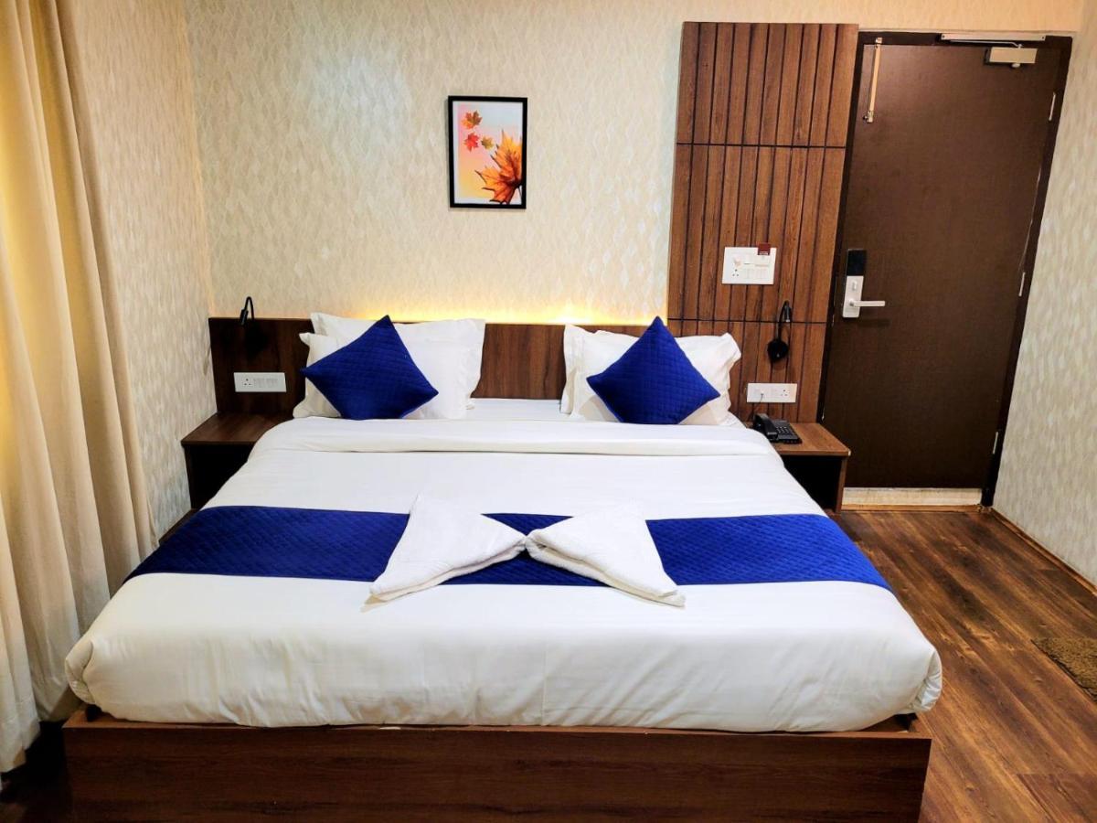 Hotel Royal Plaza Srīnagar Екстериор снимка