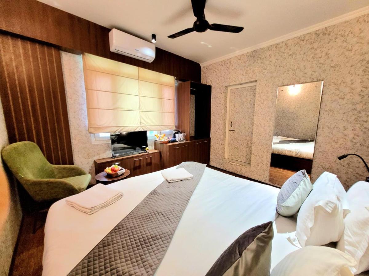 Hotel Royal Plaza Srīnagar Екстериор снимка