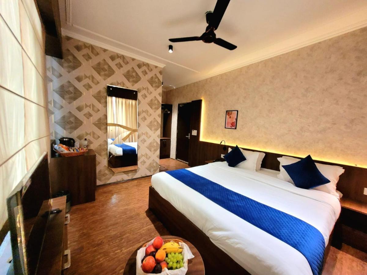 Hotel Royal Plaza Srīnagar Екстериор снимка