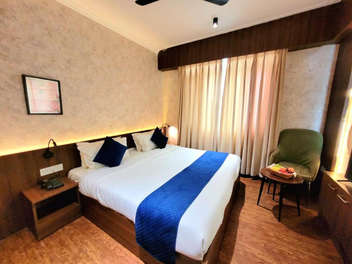 Hotel Royal Plaza Srīnagar Екстериор снимка
