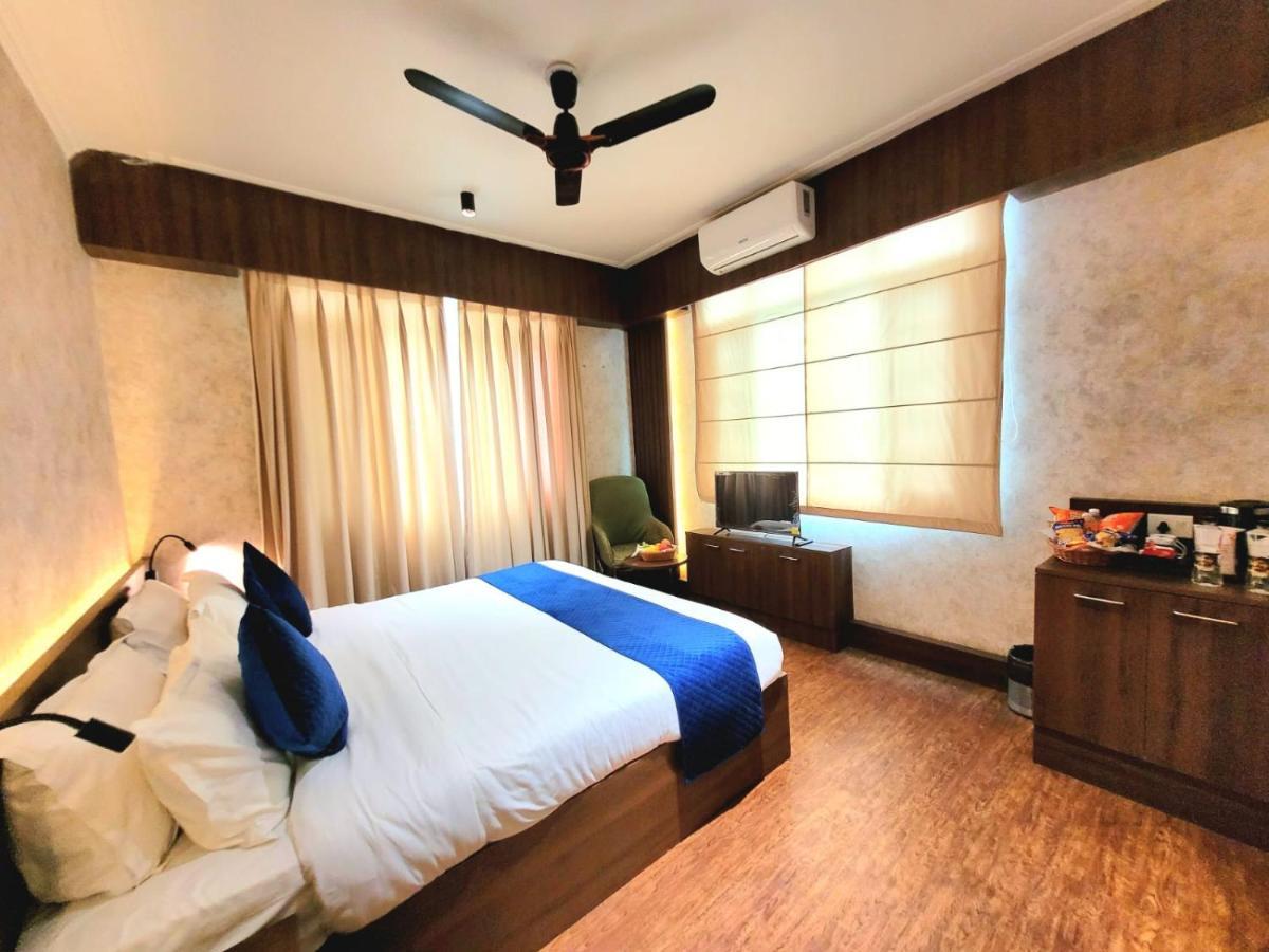 Hotel Royal Plaza Srīnagar Екстериор снимка