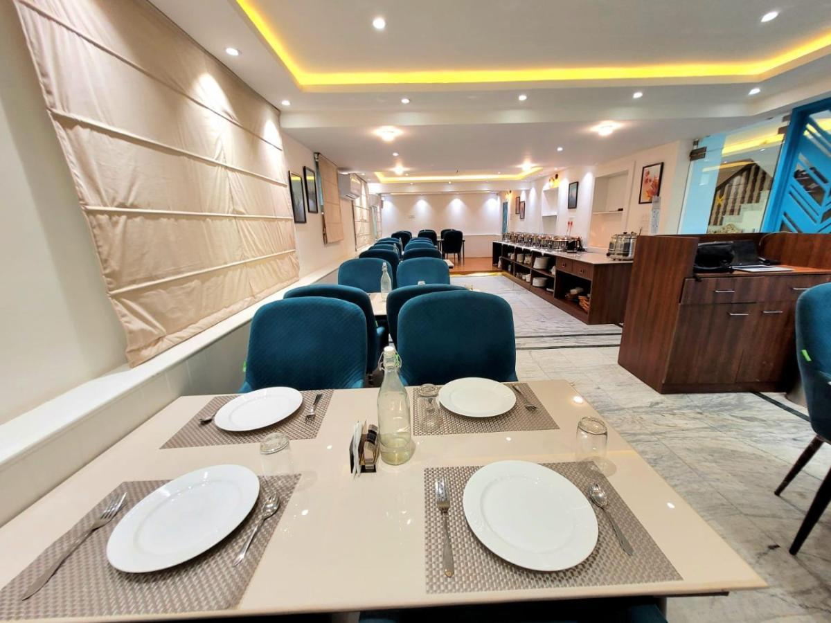 Hotel Royal Plaza Srīnagar Екстериор снимка