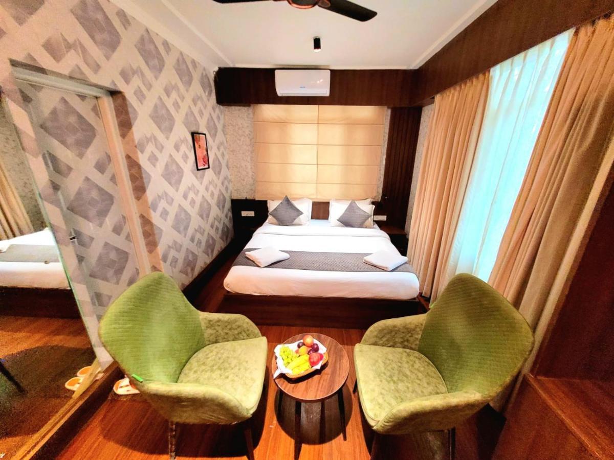 Hotel Royal Plaza Srīnagar Екстериор снимка