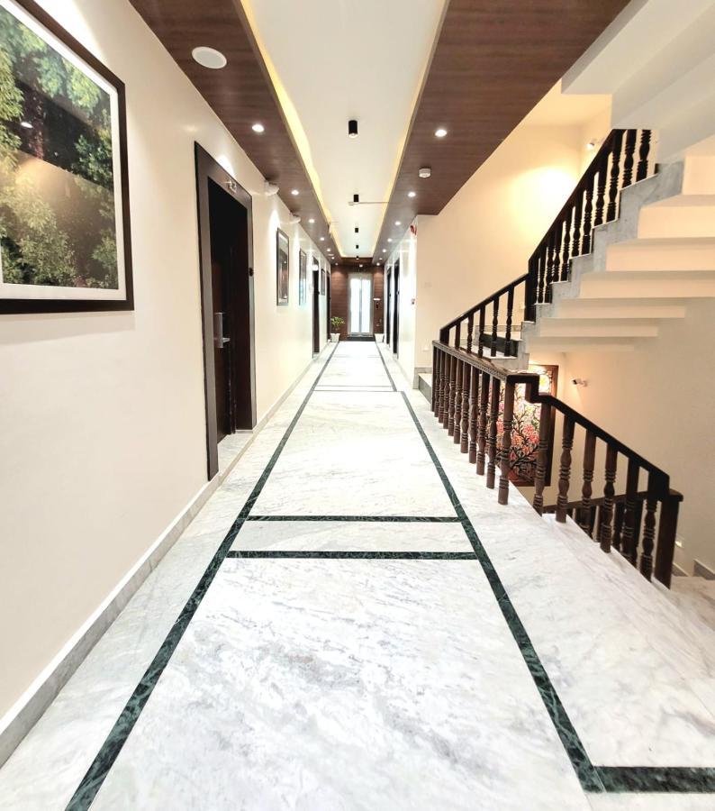 Hotel Royal Plaza Srīnagar Екстериор снимка